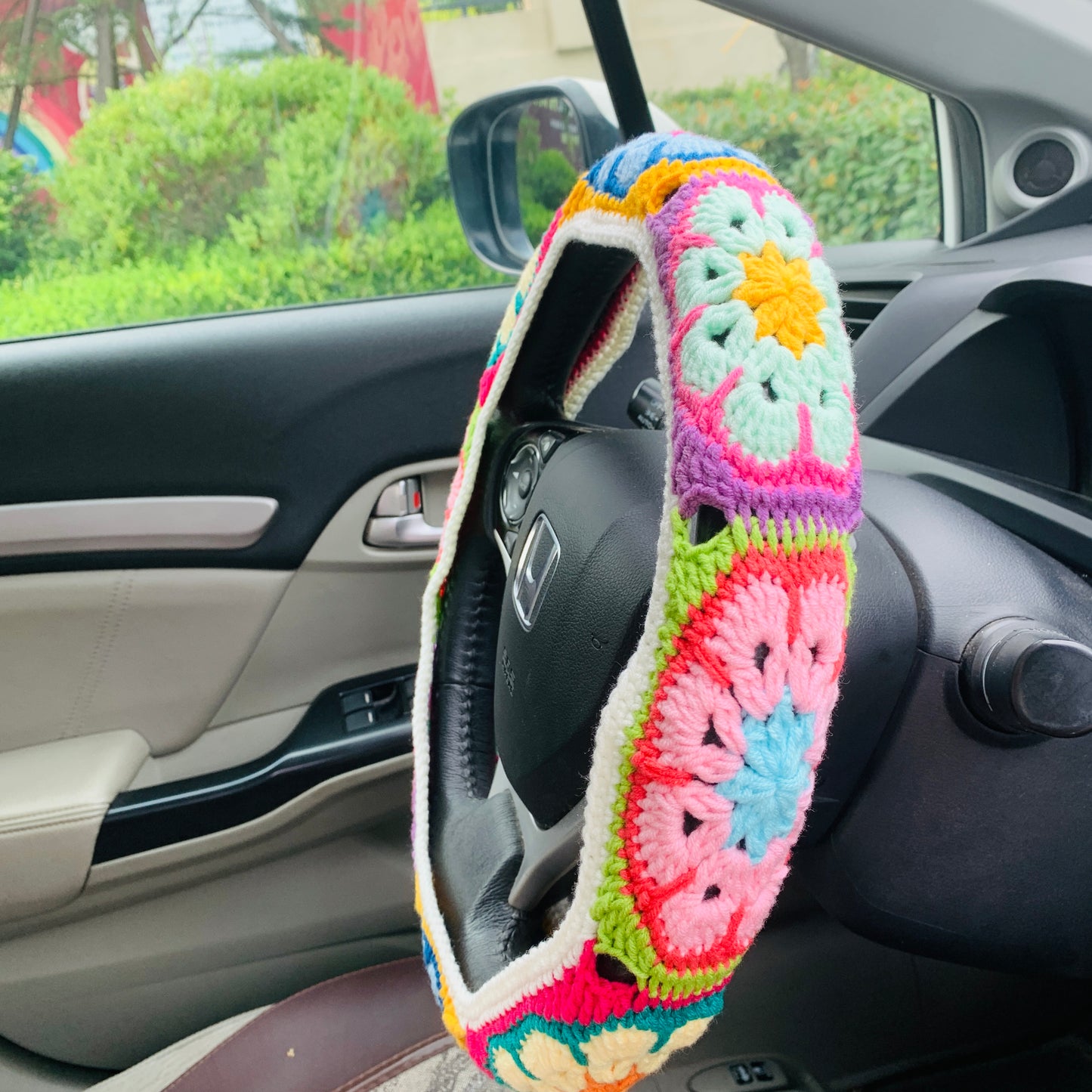 Handmade crochet Steering Wheel Cover for women, cute daisy colorful flower seat belt Cover, Car interior Accessories decorations