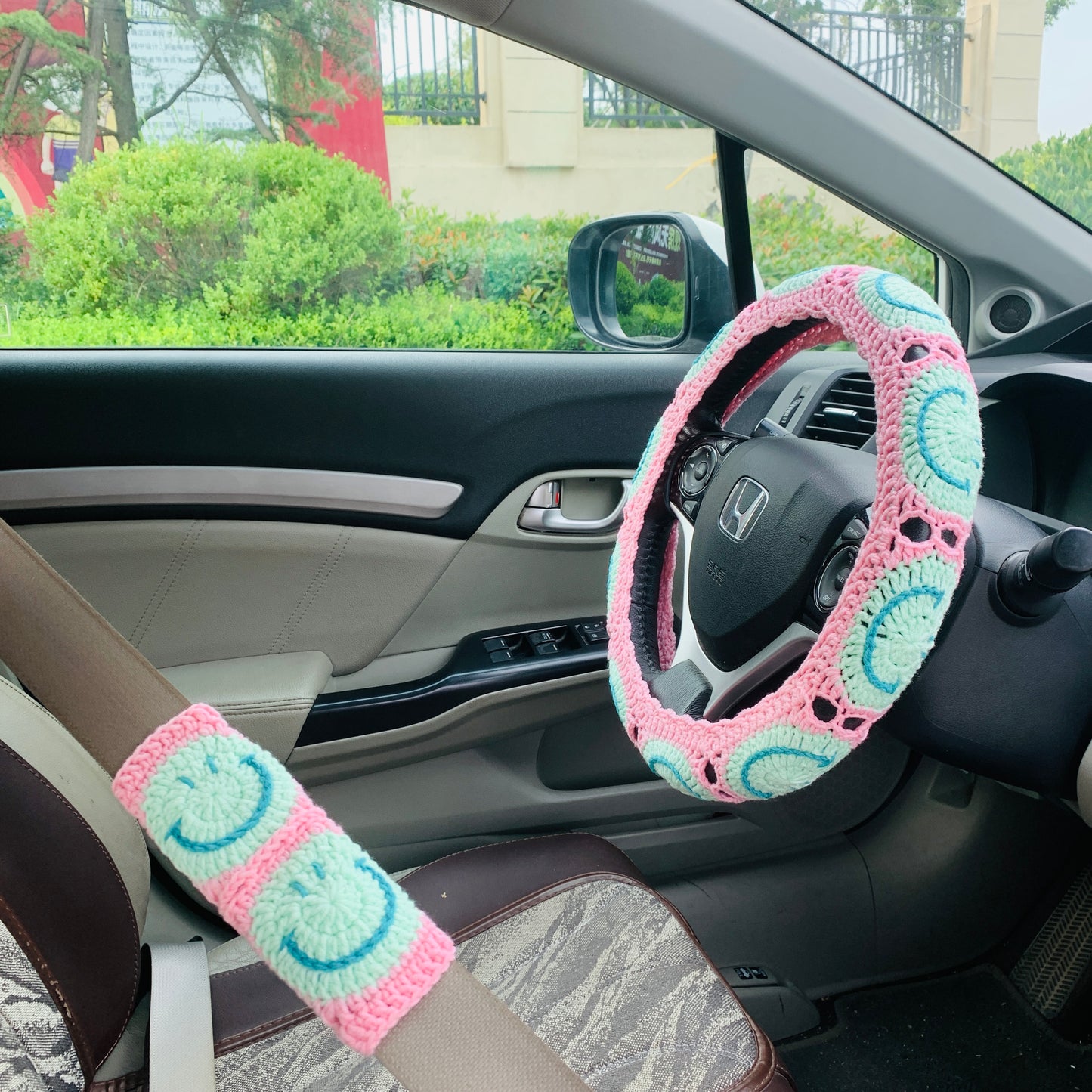 Handmade crochet Steering Wheel Cover for women, cute smiley face flower seat belt Cover, Car interior Accessories decorations