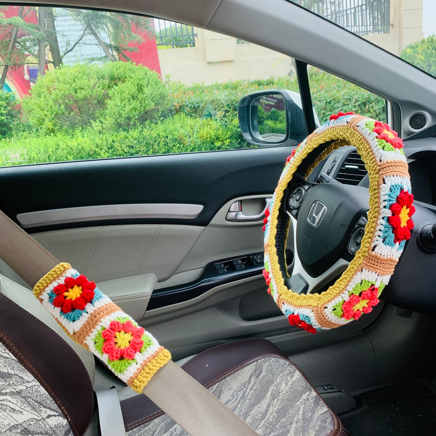 Handmade crochet Steering Wheel Cover for women, cute kawaii daisy flower seat belt Cover, Car interior Accessories decorations