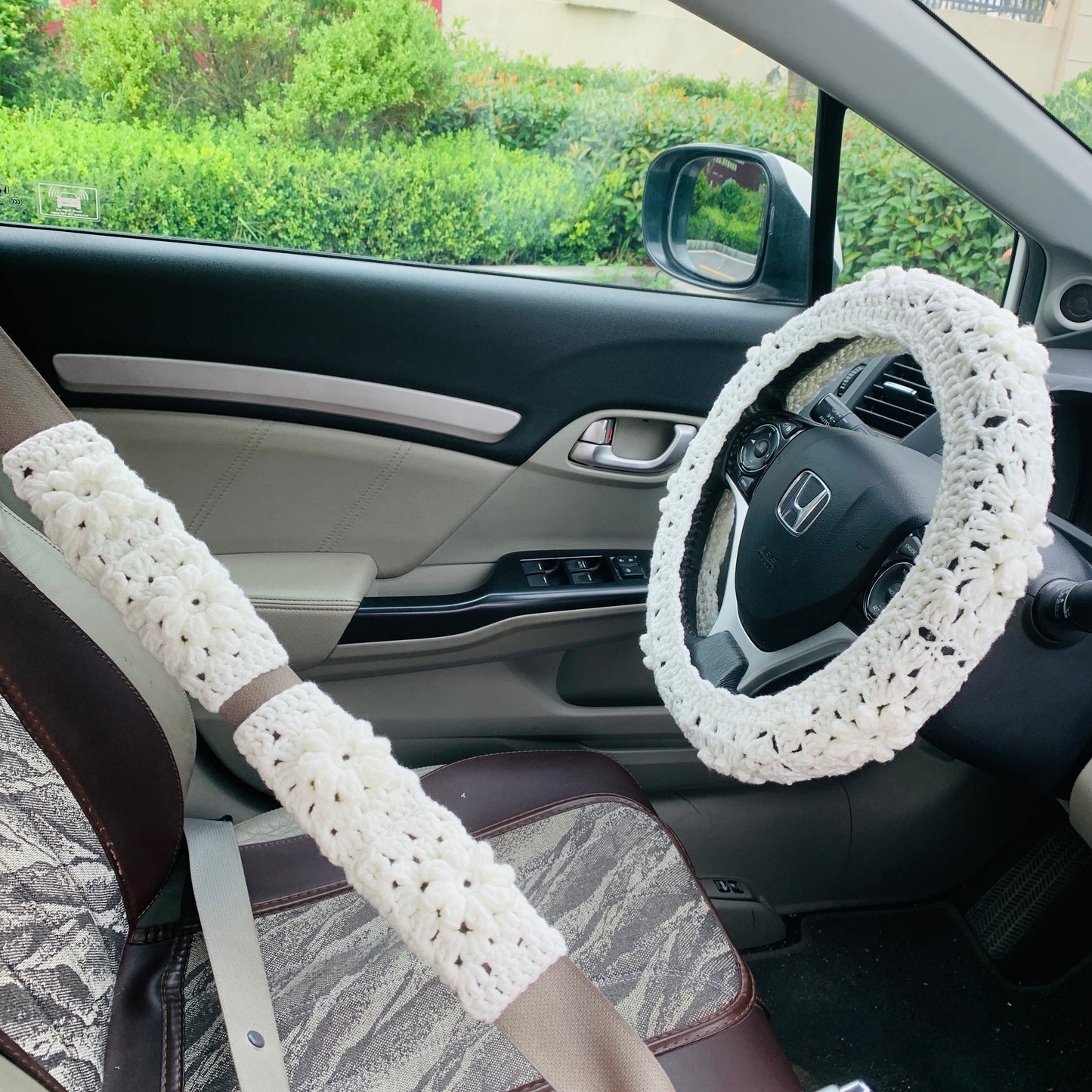 Handmade Steering Wheel Cover for women, crochet cute daisy flower seat belt Cover, Car interior Accessories decorations