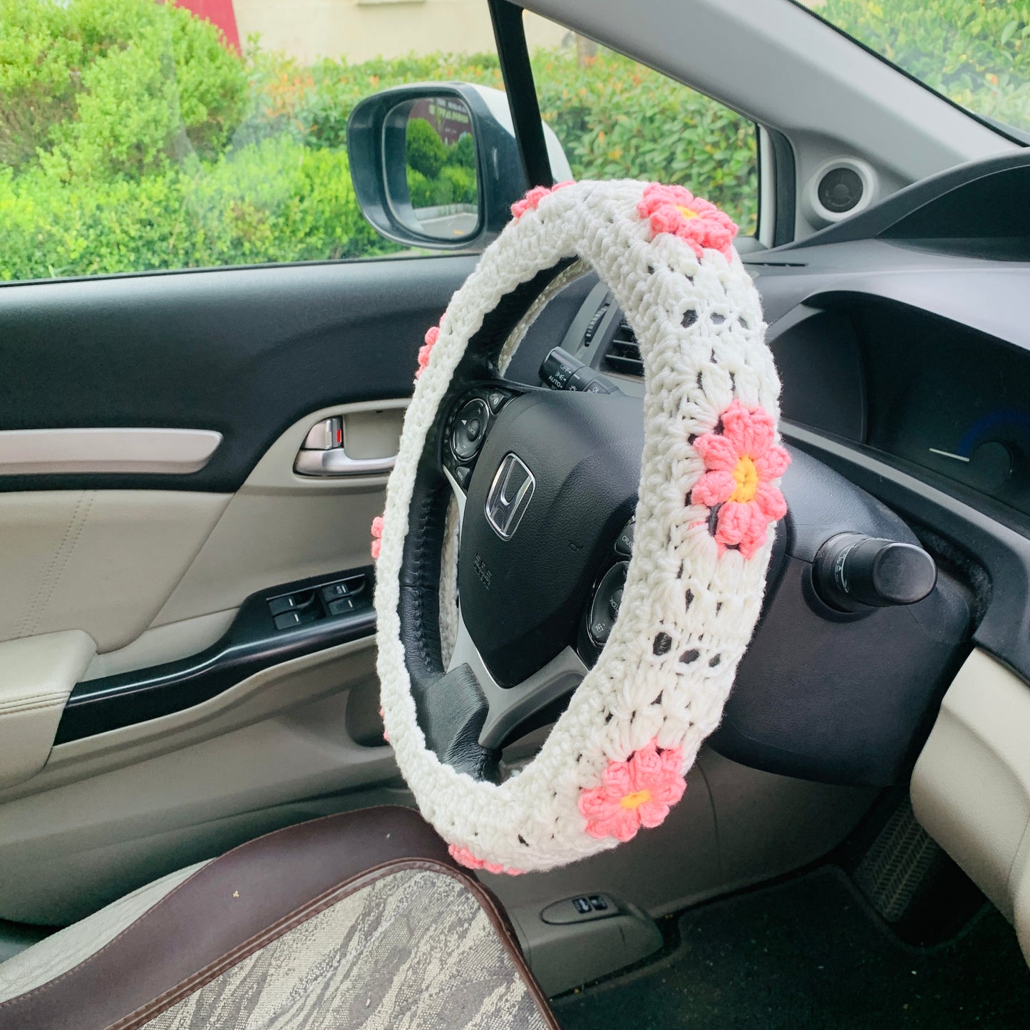 Handmade crochet Steering Wheel Cover for women, cute daisy flower seat belt Cover, Car interior Accessories decorations gift