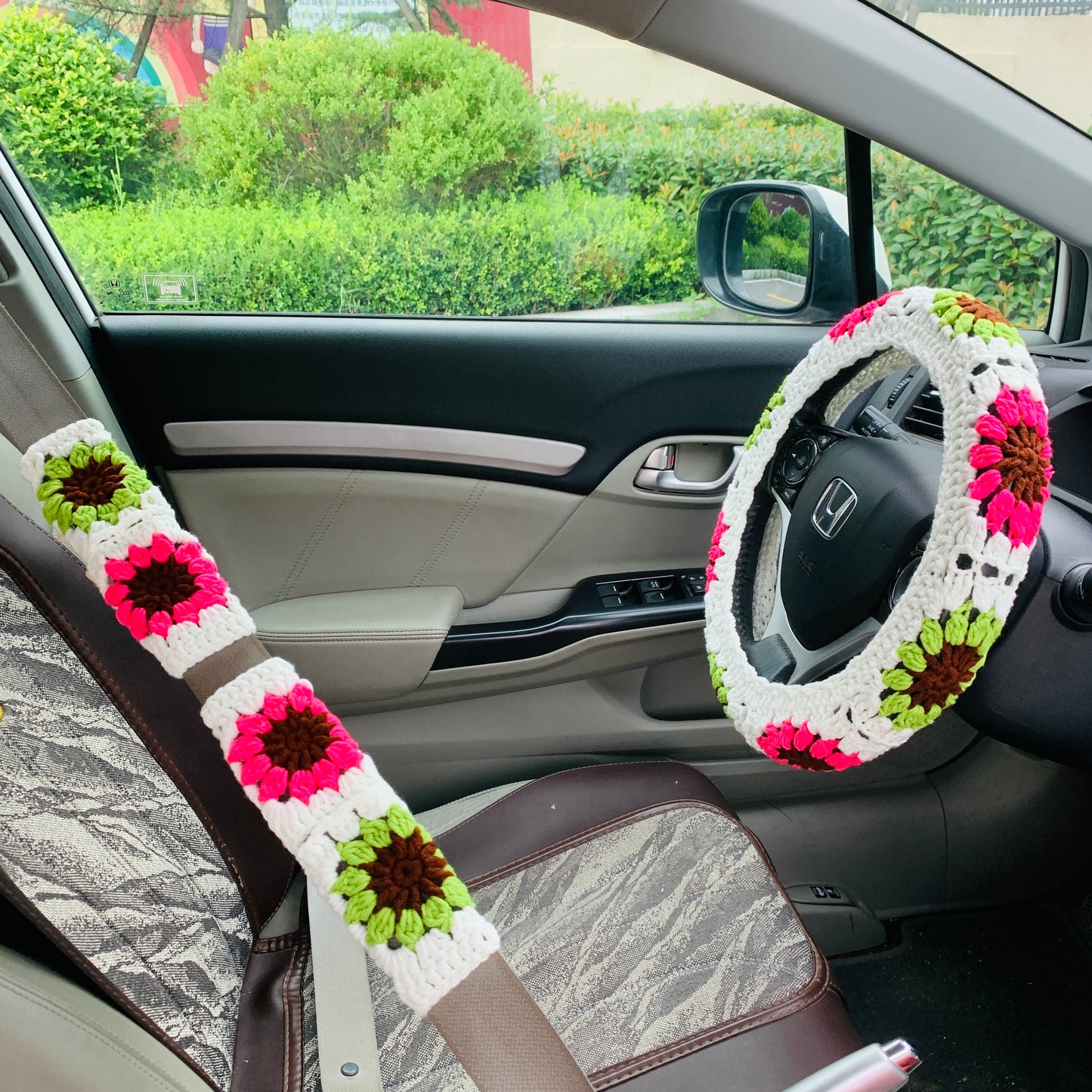 Handmade crochet Steering Wheel Cover for women, cute daisy flower seat belt Cover, Car interior Accessories decorations for new car