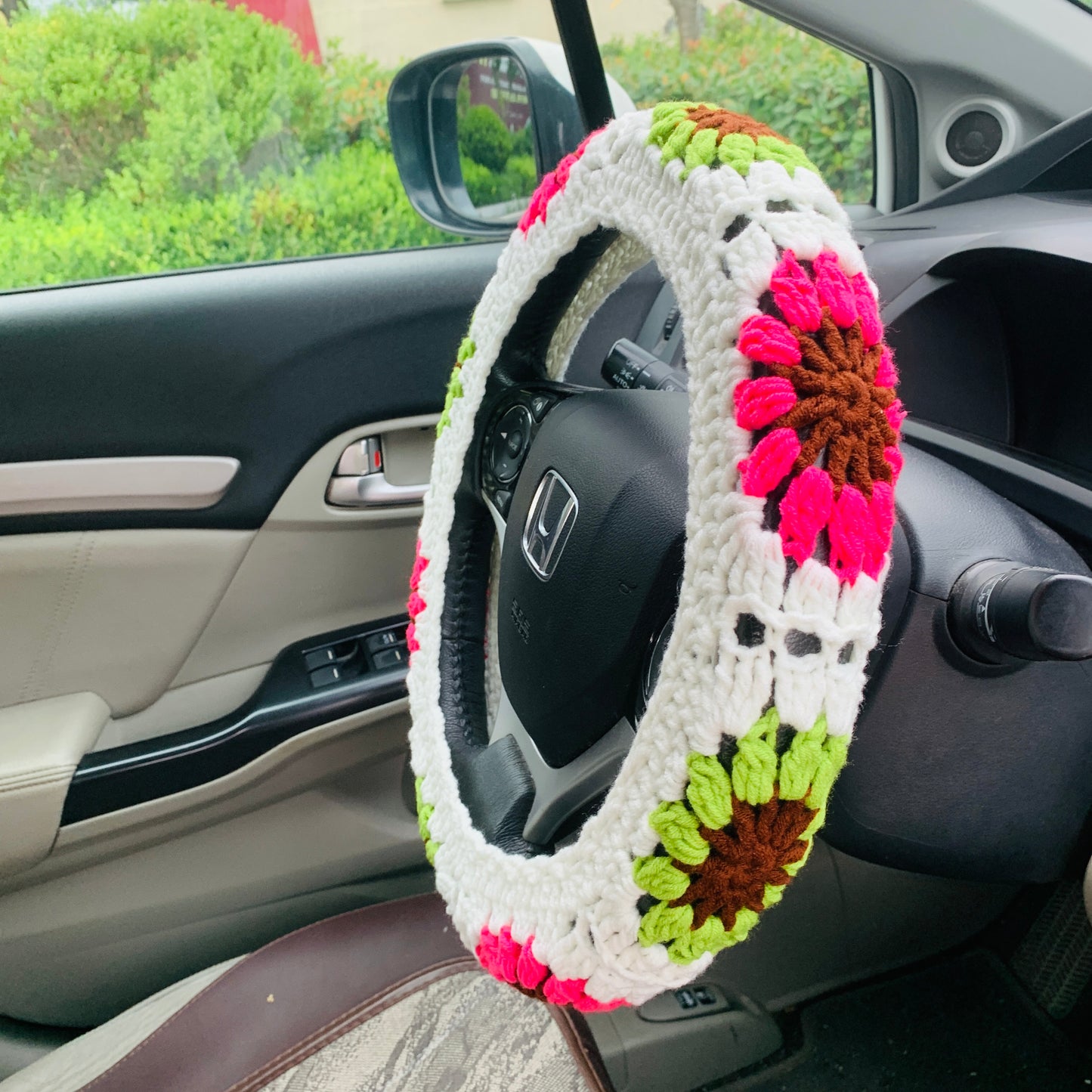 Handmade crochet Steering Wheel Cover for women, cute daisy flower seat belt Cover, Car interior Accessories decorations for new car