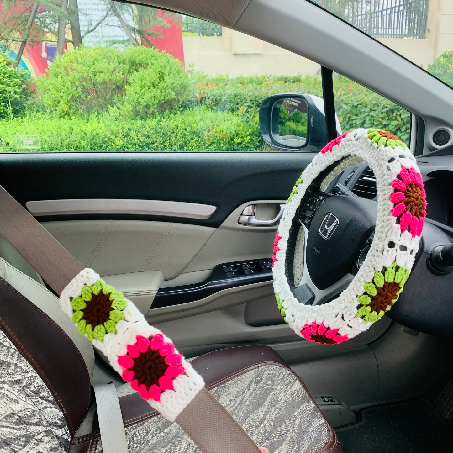 Handmade crochet Steering Wheel Cover for women, cute daisy flower seat belt Cover, Car interior Accessories decorations for new car