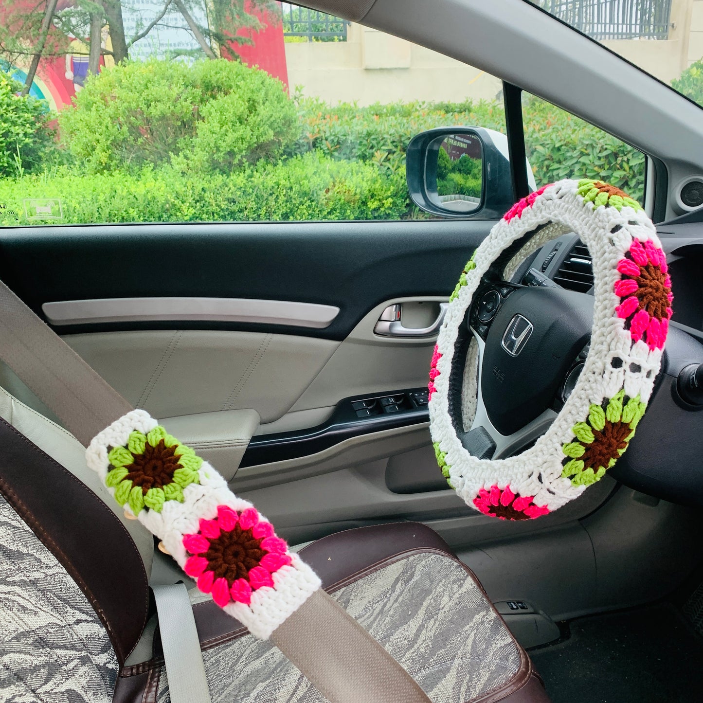 Handmade crochet Steering Wheel Cover for women, cute daisy flower seat belt Cover, Car interior Accessories decorations for new car