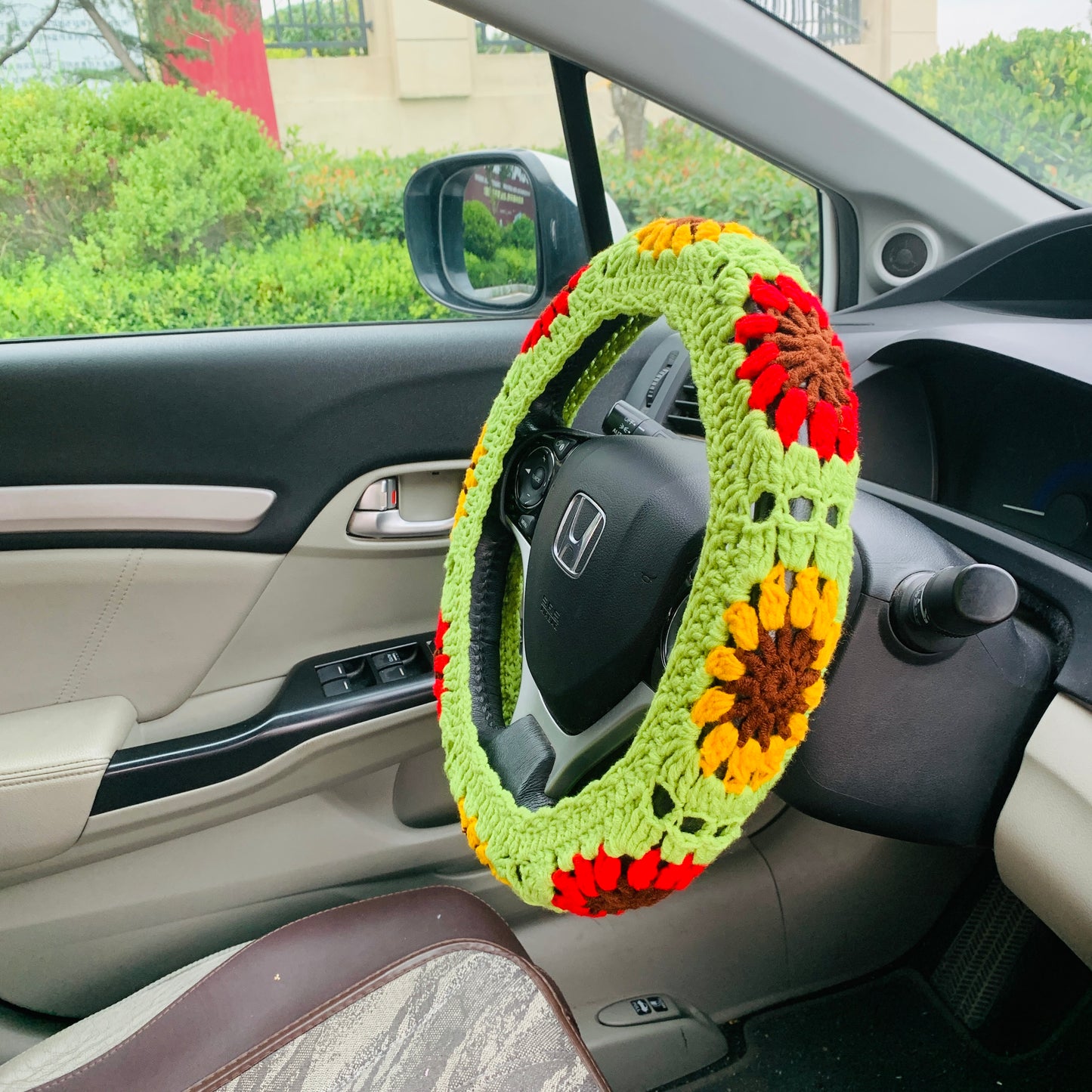 Handmade crochet Steering Wheel Cover for women, cute daisy flower seat belt Cover, Car interior Accessories decorations car gift