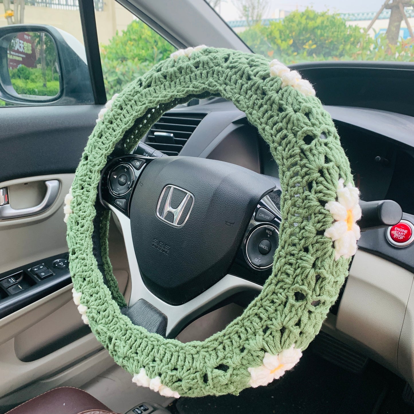 Handmade crochet Steering Wheel Cover for women, cute daisy flower seat belt Cover, Car interior Accessories decorations car gift