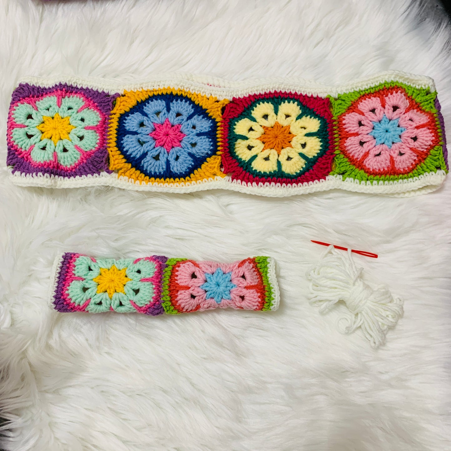 Handmade crochet Steering Wheel Cover for women, cute daisy colorful flower seat belt Cover, Car interior Accessories decorations