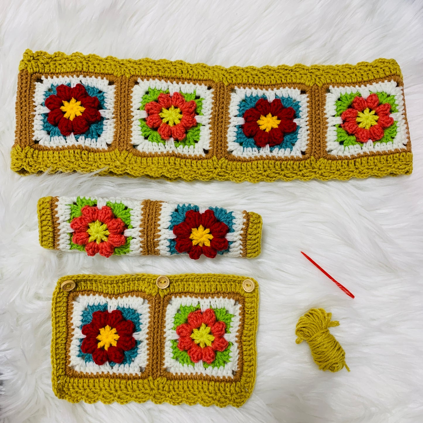 Handmade crochet Steering Wheel Cover for women, cute kawaii daisy flower seat belt Cover, Car interior Accessories decorations