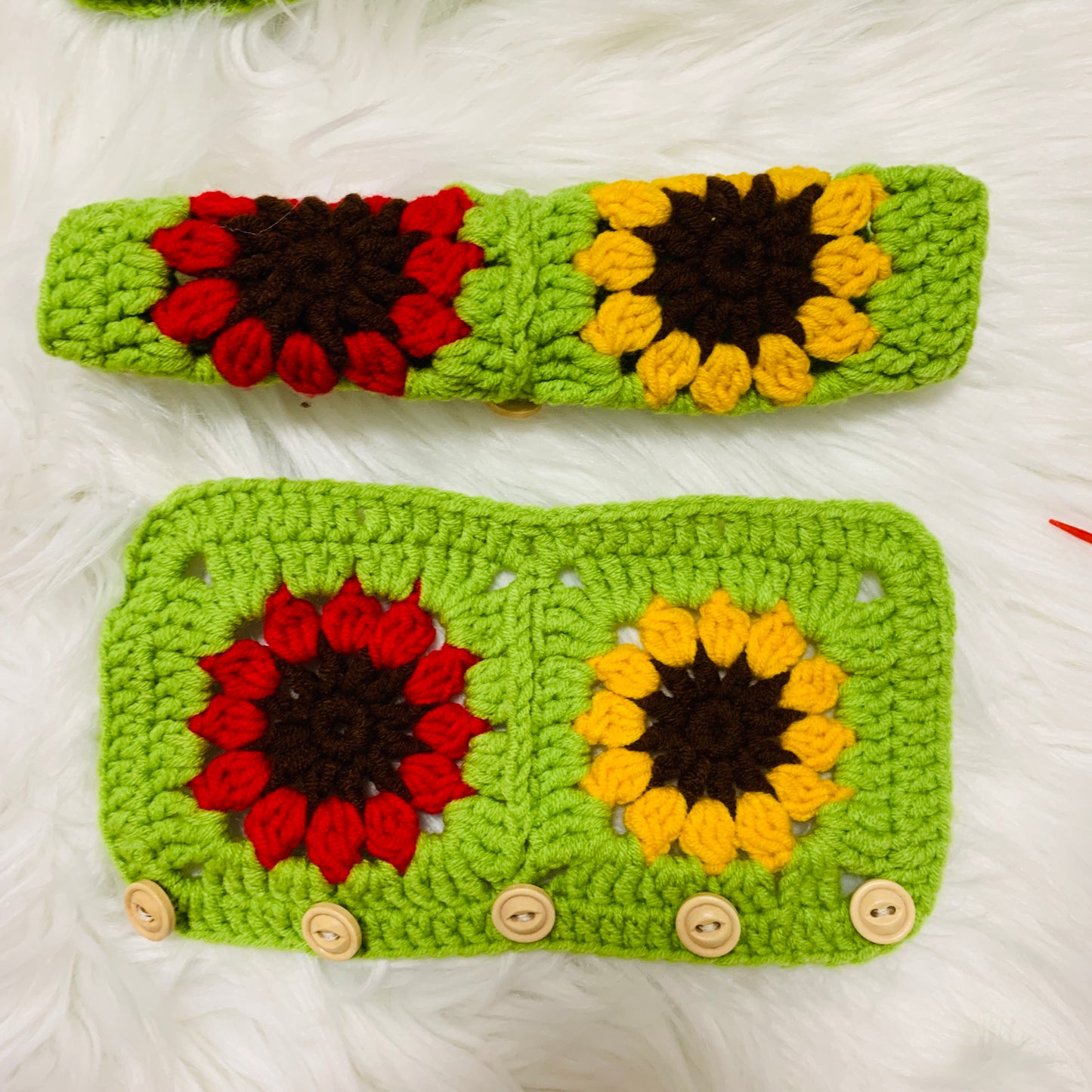 Handmade crochet Steering Wheel Cover for women, cute daisy flower seat belt Cover, Car interior Accessories decorations car gift