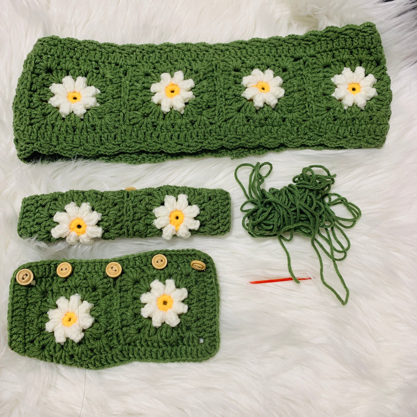 Handmade crochet Steering Wheel Cover for women, cute daisy flower seat belt Cover, Car interior Accessories decorations car gift