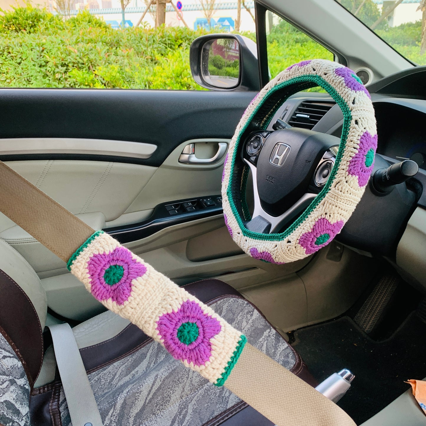 Handmade crochet Steering Wheel Cover for women, cute daisy flower seat belt Cover, kawaii Car interior Accessories decorations