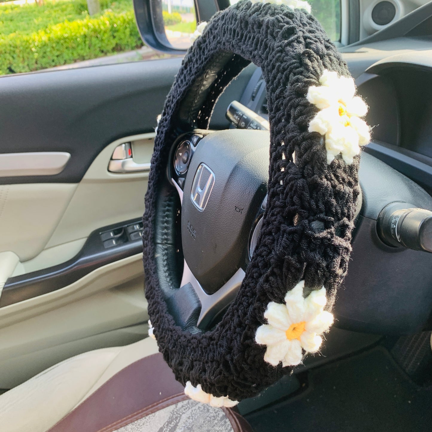 Handmade Crochet handmade Steering Wheel Cover for women, cute daisy flower seat belt Cover, kawaii Car interior Accessories decorations