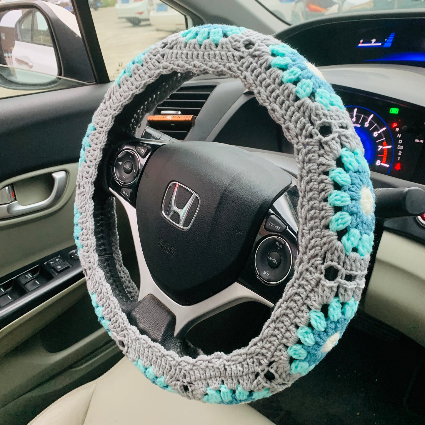 Crochet Steering Wheel Cover for women, cute daisy flower handmade seat belt Cover, Car interior Accessories decorations