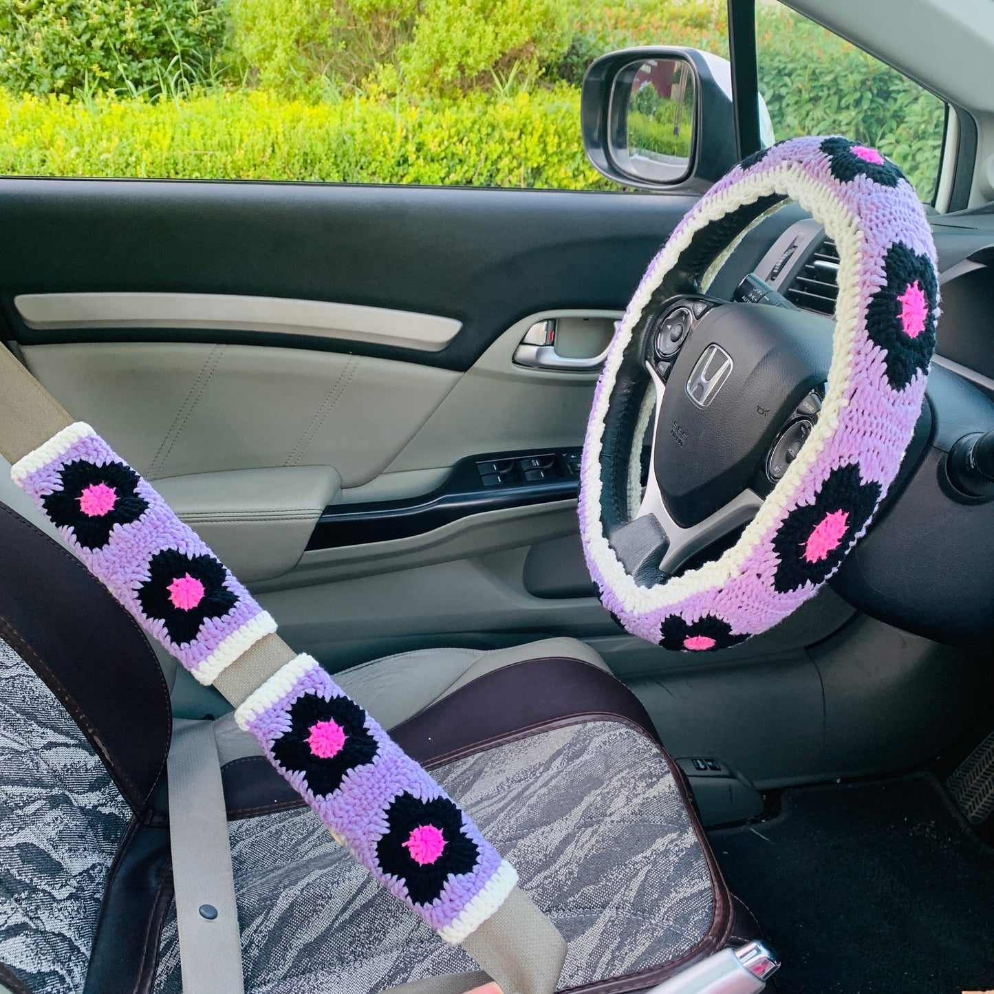 Handmade crochet Steering Wheel Cover for women, cute flower seat belt Cover, Car interior Accessories decorations car gift