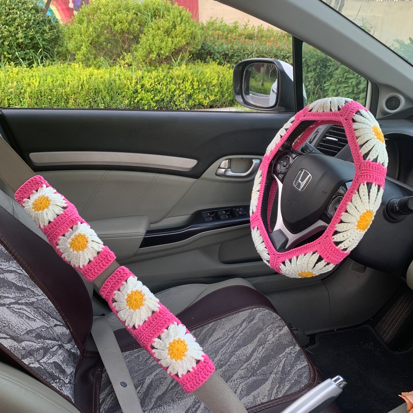 Steering Wheel Cover for women, Crochet Pink Daisy flower seat belt Cover, Car Accessories decorations