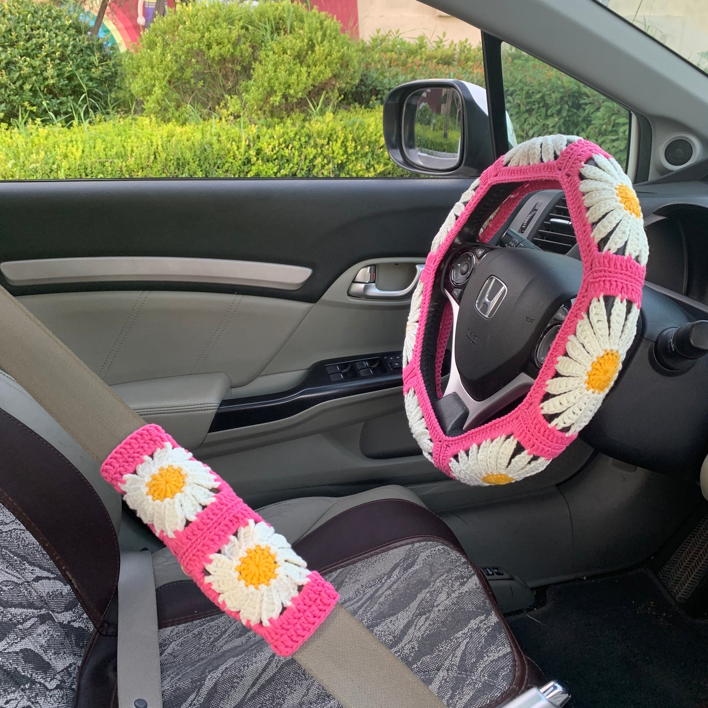 Steering Wheel Cover for women, Crochet Pink Daisy flower seat belt Cover, Car Accessories decorations