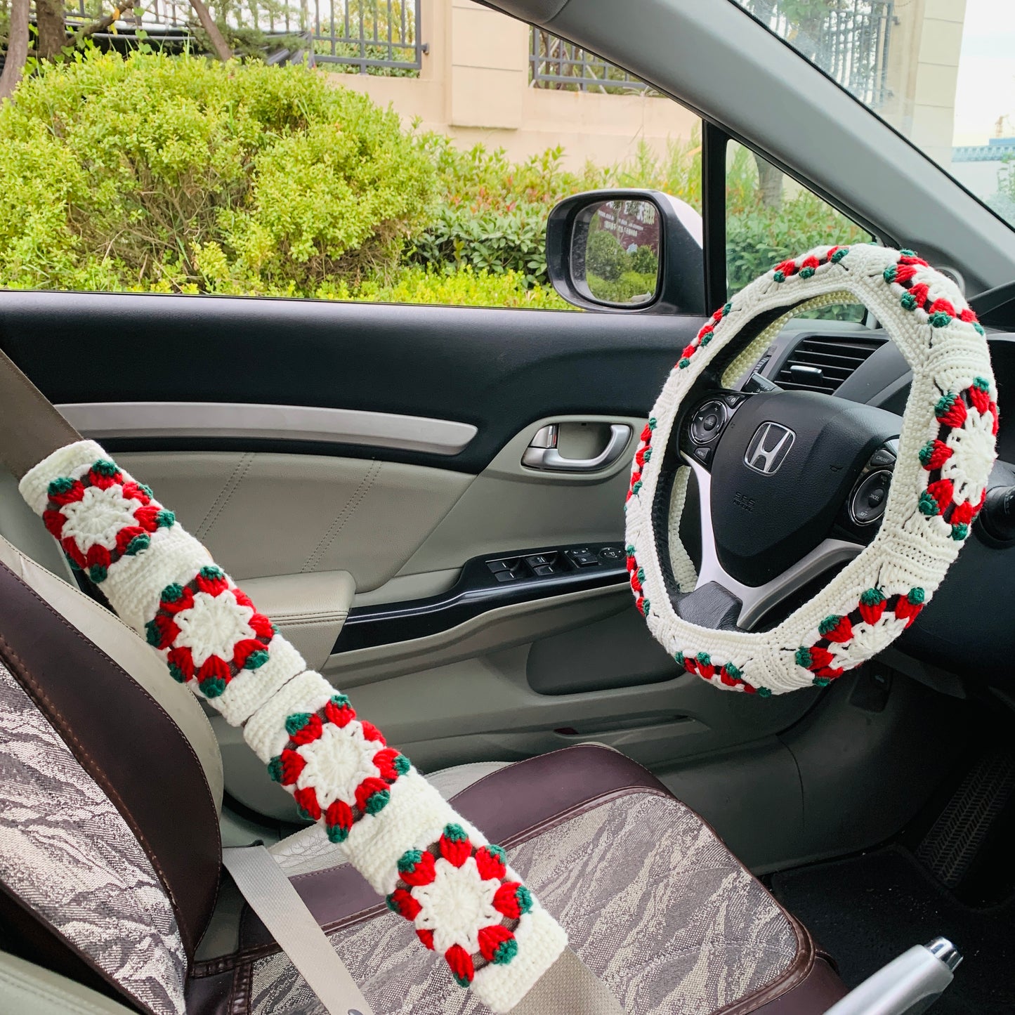 Steering Wheel Cover for women, Crochet Small Strawberry flower seat belt Cover, Car Accessories decorations