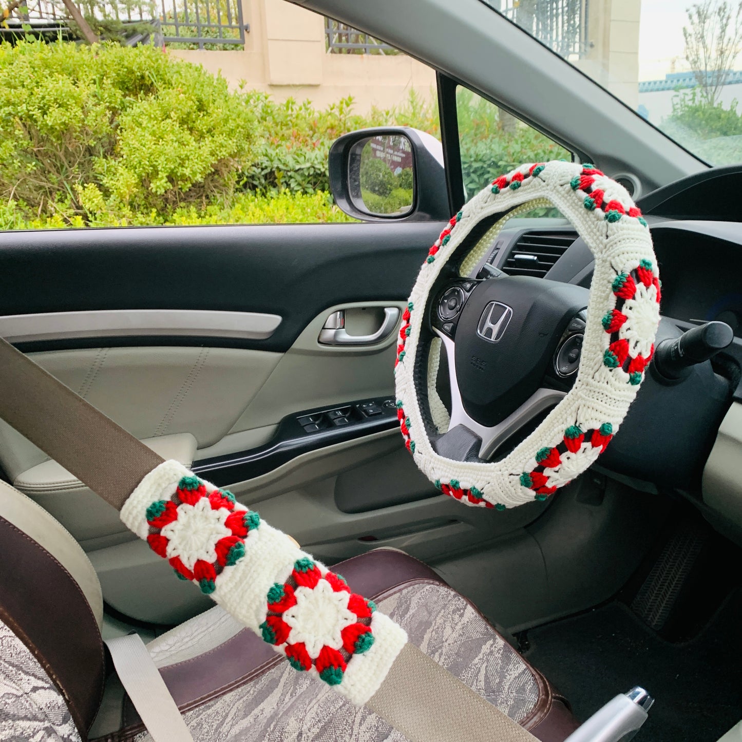 Steering Wheel Cover for women, Crochet Small Strawberry flower seat belt Cover, Car Accessories decorations