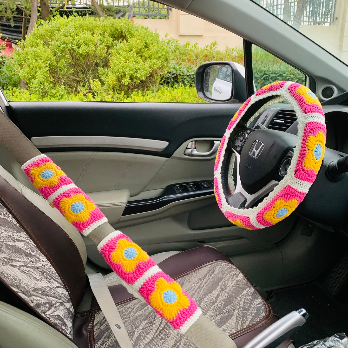 Steering Wheel Cover for women, Crochet Pink flower seat belt Cover, Car Accessories decorations