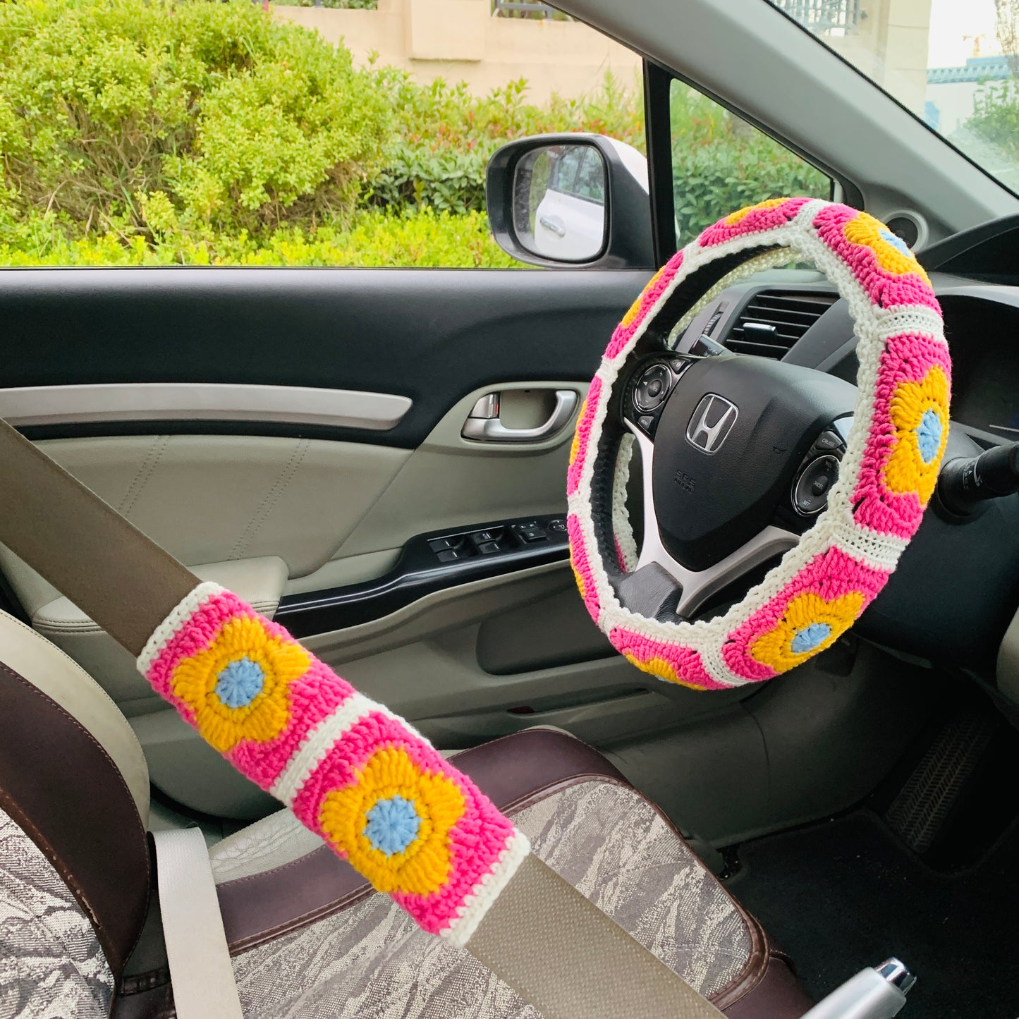 Steering Wheel Cover for women, Crochet Pink flower seat belt Cover, Car Accessories decorations