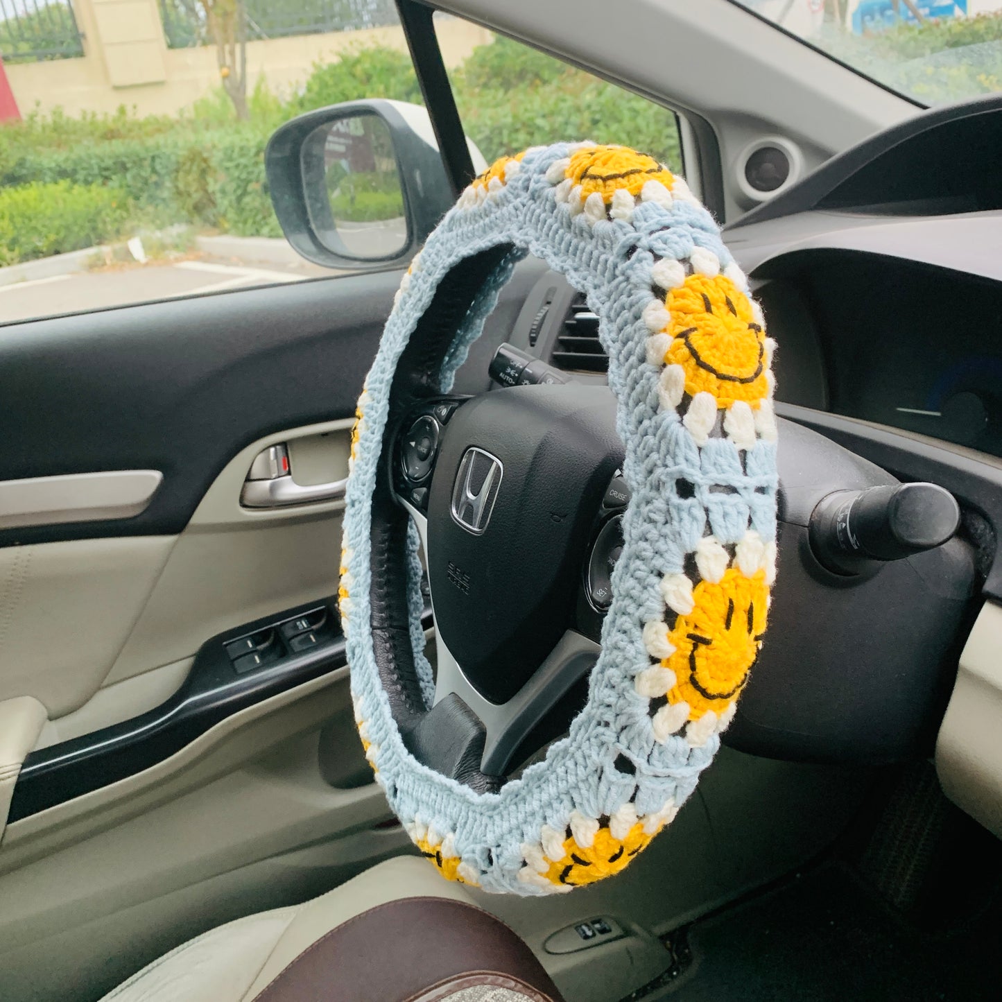 Handmade crochet cute smiley face Steering Wheel Cover for women,daisy flower seat belt Cover, Car interior Accessories decorations car gift