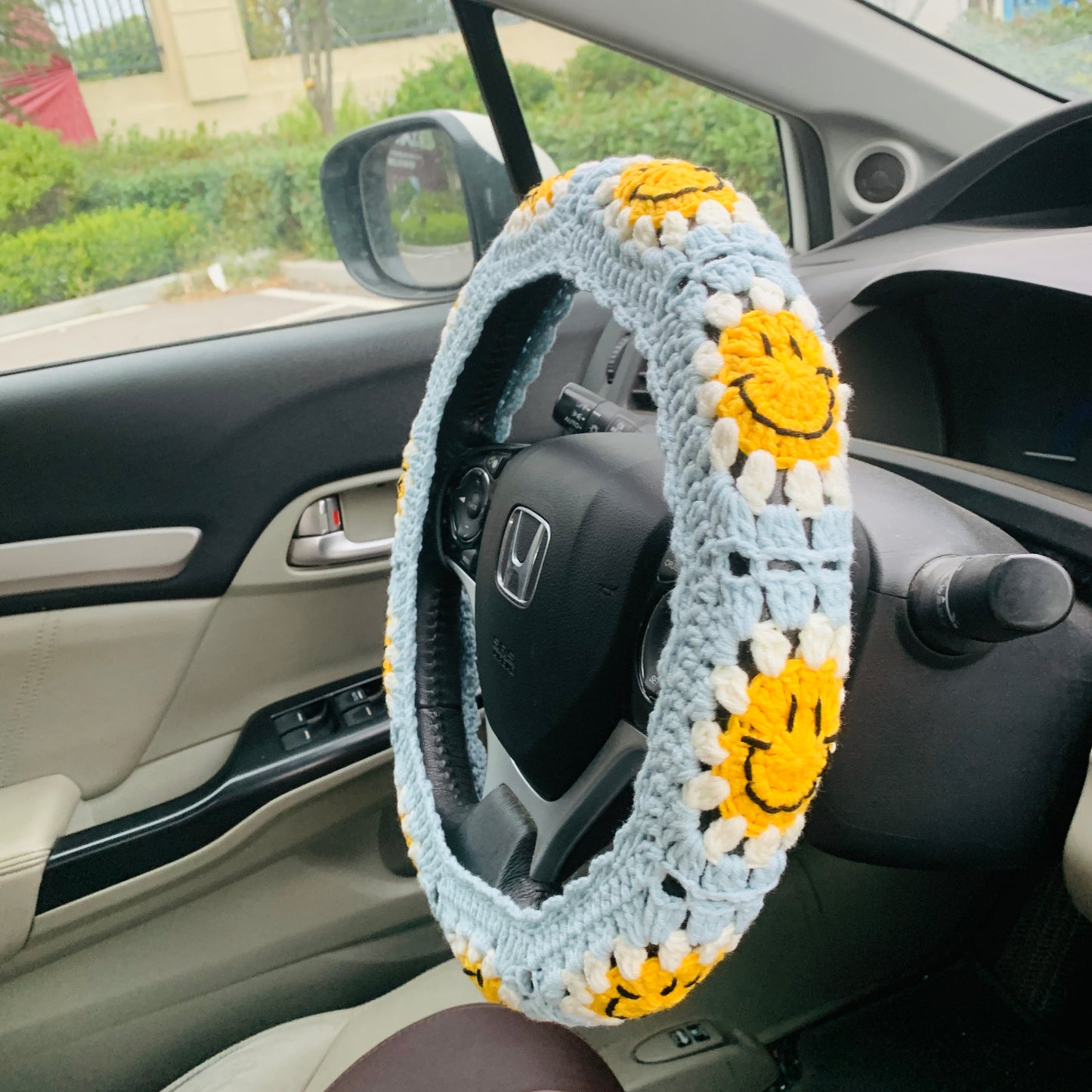 Handmade crochet cute smiley face Steering Wheel Cover for women,daisy flower seat belt Cover, Car interior Accessories decorations car gift