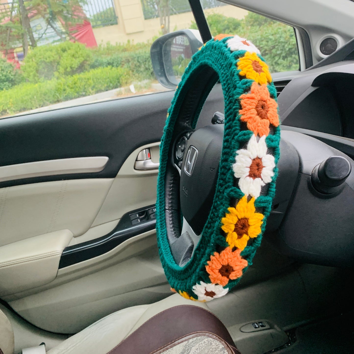 Handmade crochet Steering Wheel Cover for women, cute daisy flower seat belt Cover, Car interior Accessories decorations