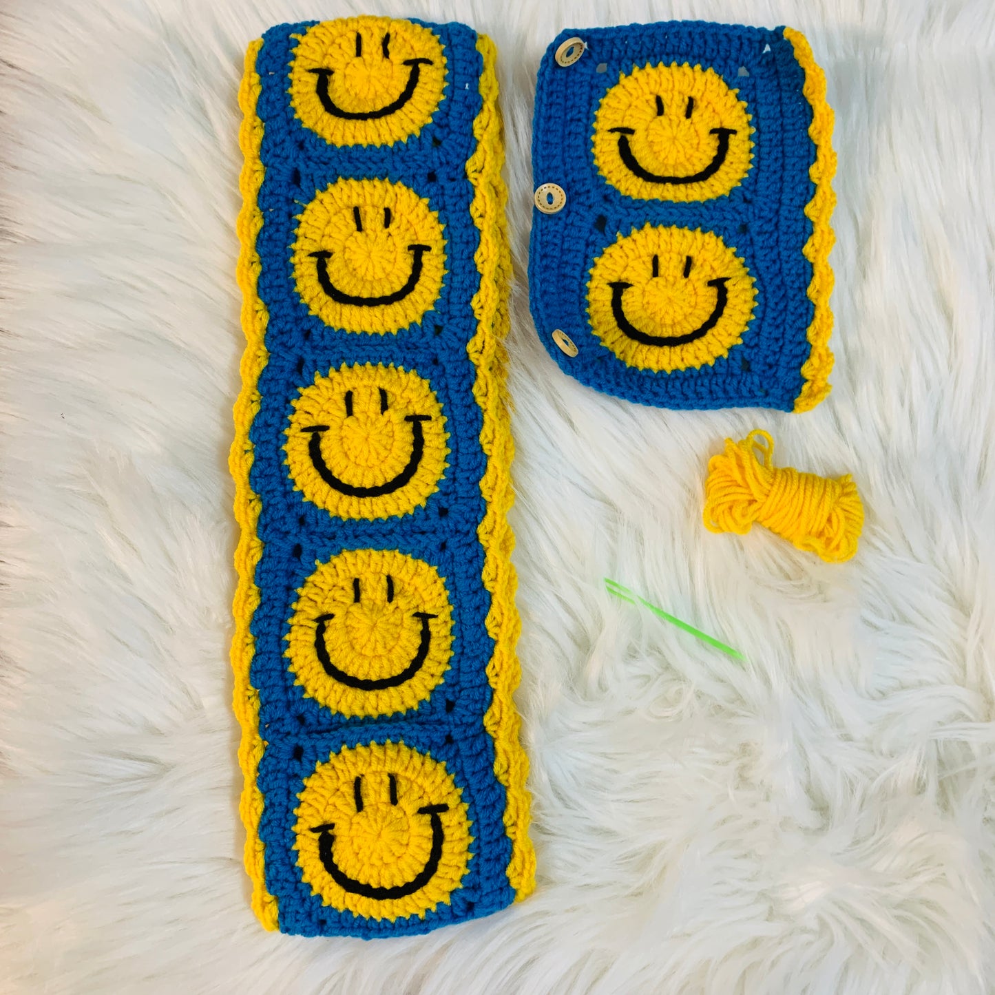 Handmade crochet smiley face Steering Wheel Cover for women, cute daisy flower seat belt Cover, Car interior Accessories decorations