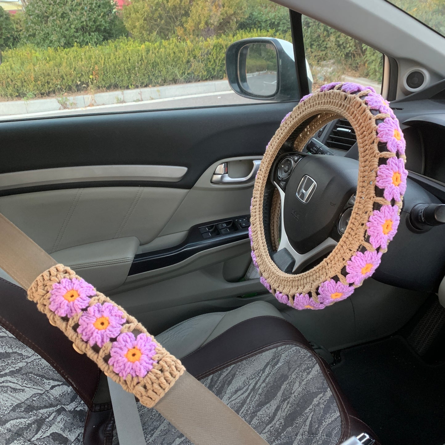 Steering Wheel Cover for women, Crochet cute Purple Daisy Flower seat belt Cover, Car Accessories decorations