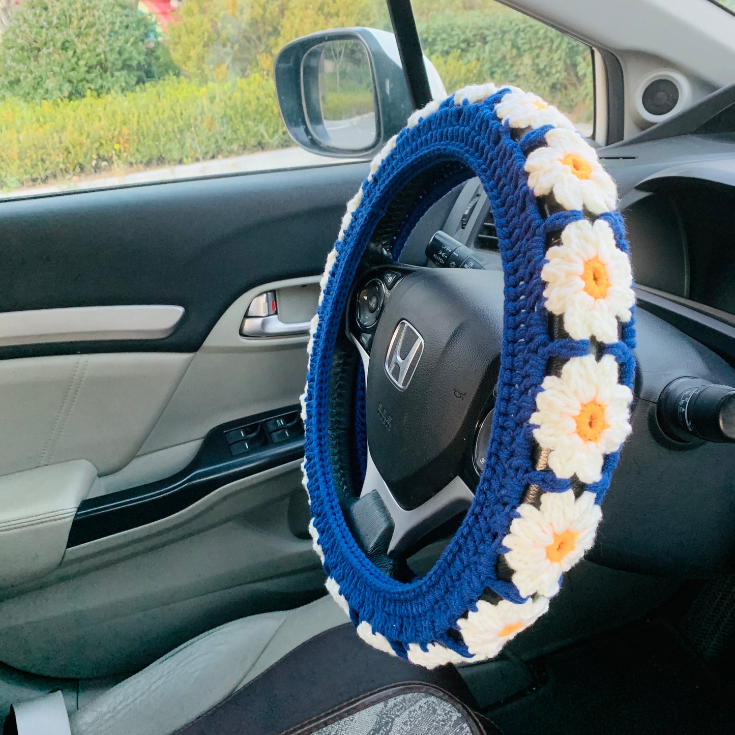 Steering Wheel Cover for women, Crochet Blue Daisy flower seat belt Cover, Car Accessories decorations