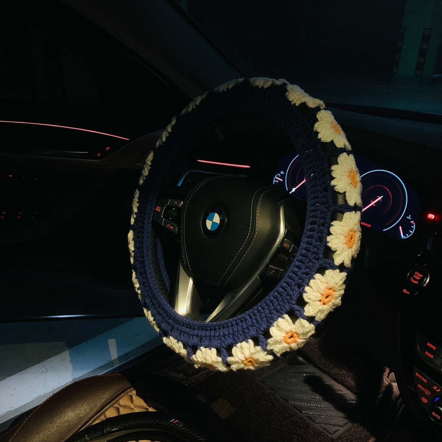 Steering Wheel Cover for women, Crochet Blue Daisy flower seat belt Cover, Car Accessories decorations