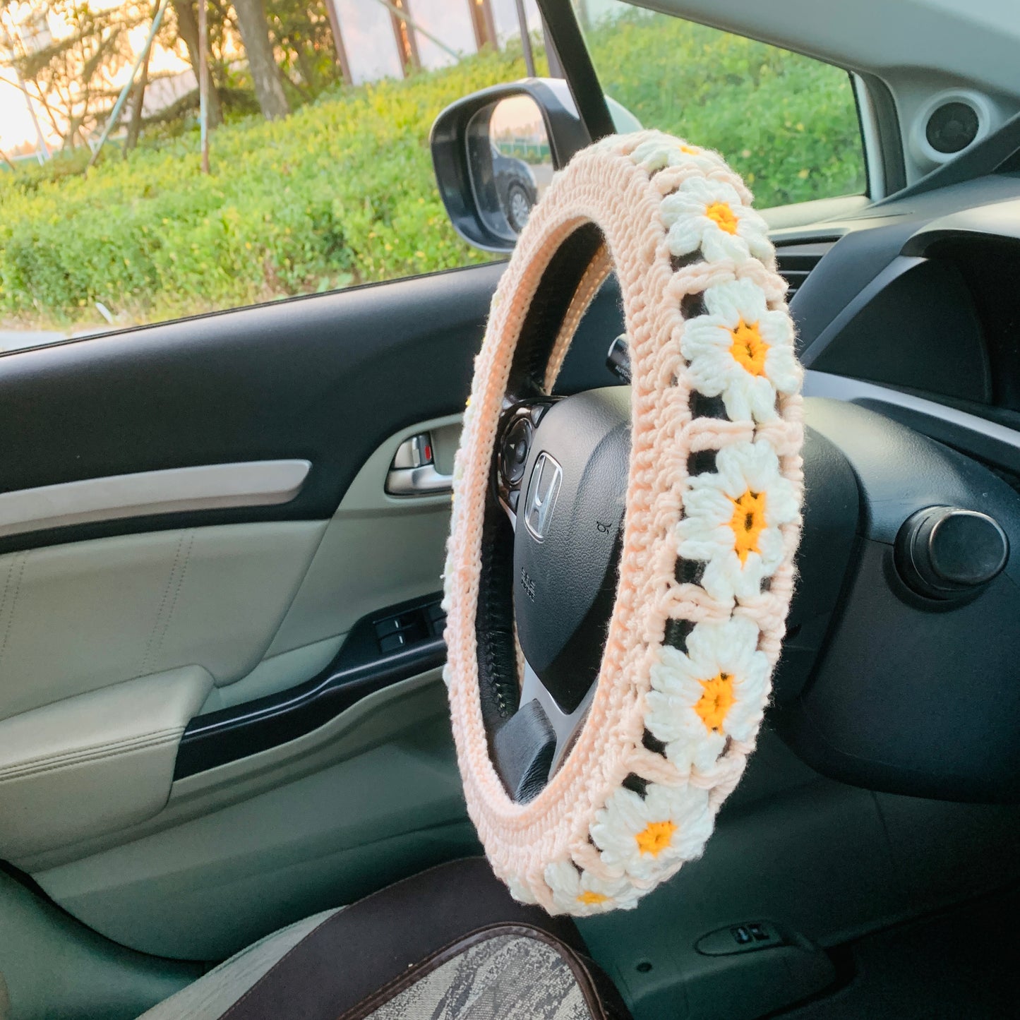 Crochet Steering Wheel Cover for women, Handmade cute daisy flower seat belt Cover, Car interior Accessories decorations