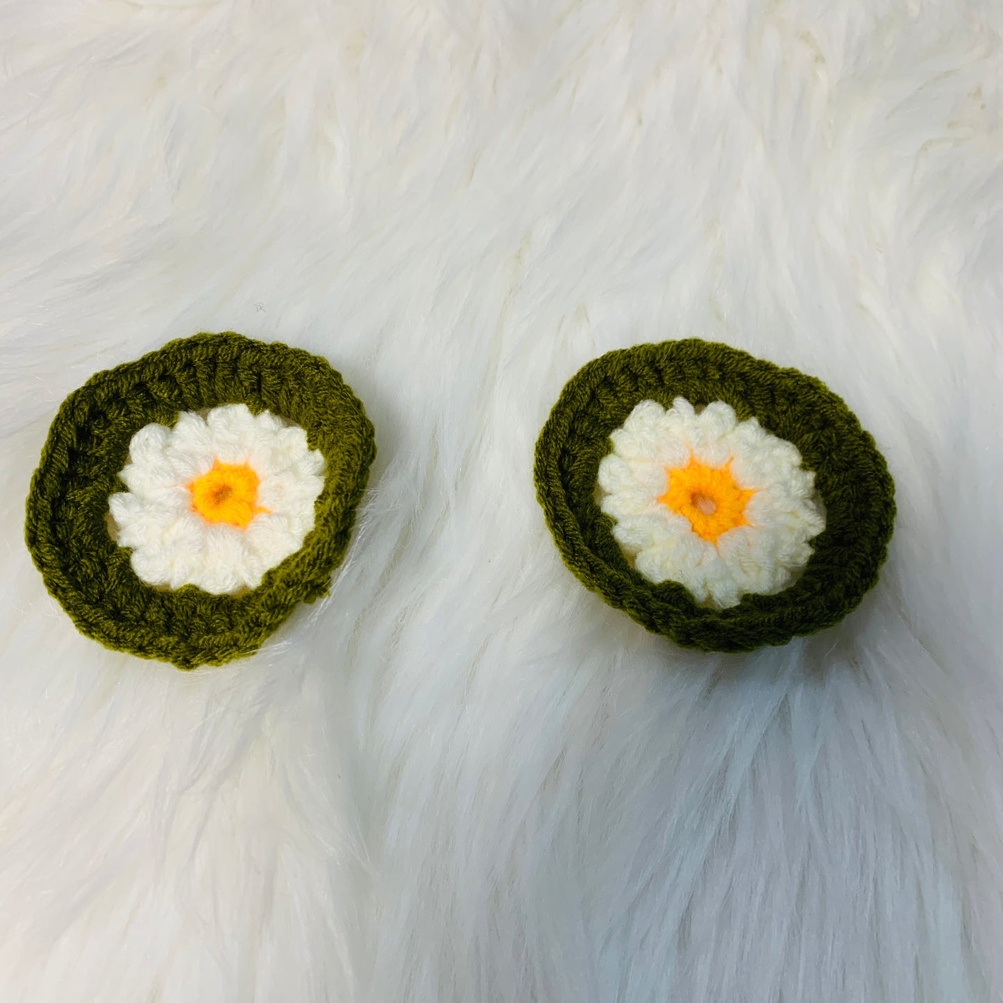 Handmade crochet Steering Wheel Cover for women, cute daisy flower seat belt Cover, car coaster interior Accessories decorations car gift