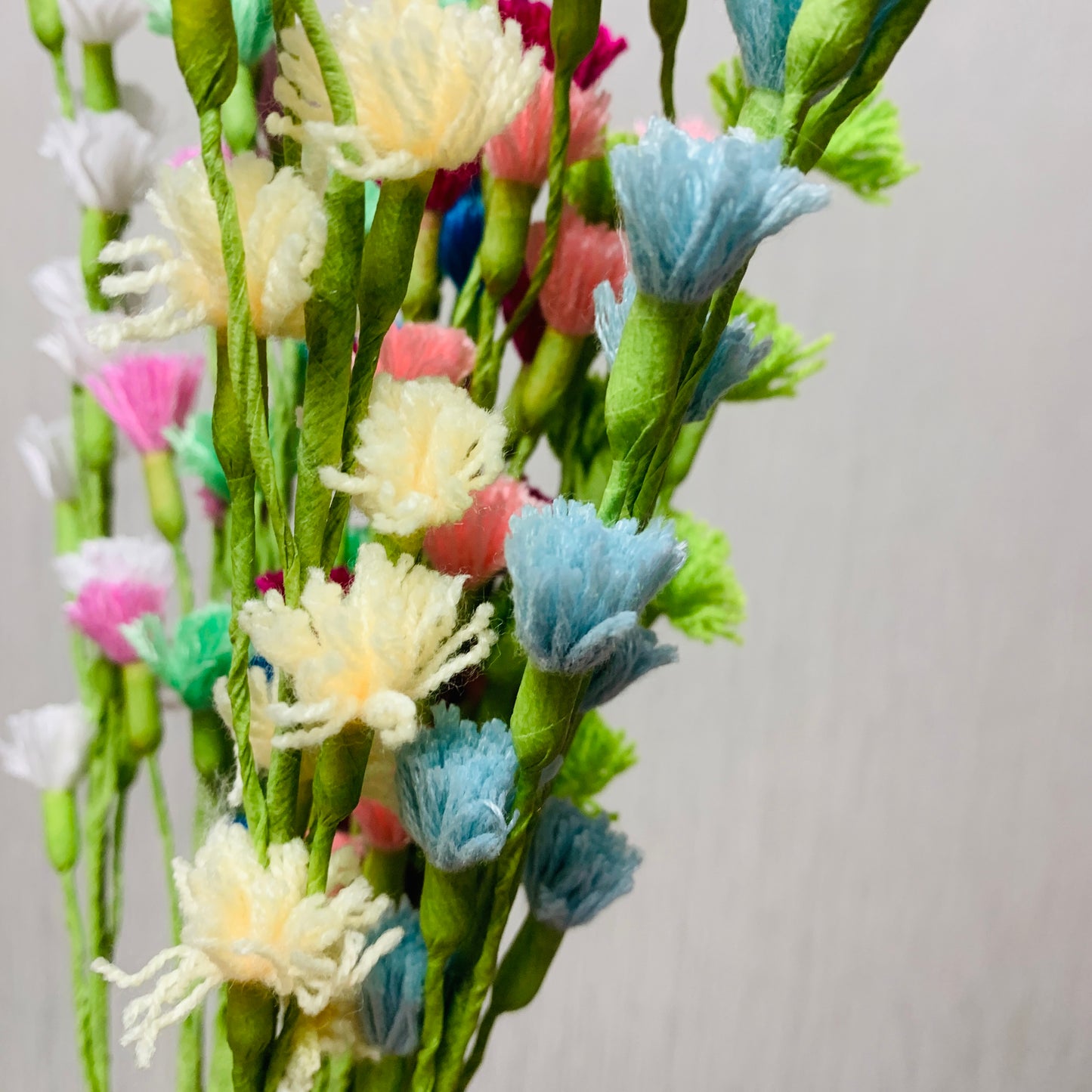 Handmade Crochet flowers babysbreath a bunch of flowers for girlfriends/mothers/lovers/friends artifact handicraft flower Anniversary