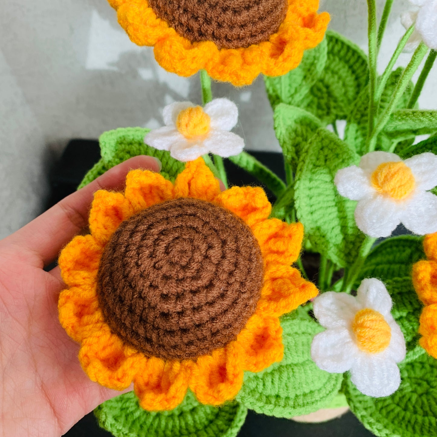 Handmade crochet sunflower potted ornaments Amigurumi housewarming artifact handicraft home decor gifts for her flower bouquet