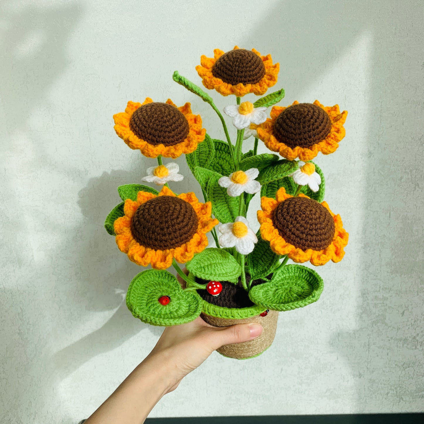 Handmade crochet sunflower potted ornaments Amigurumi housewarming artifact handicraft home decor gifts for her flower bouquet