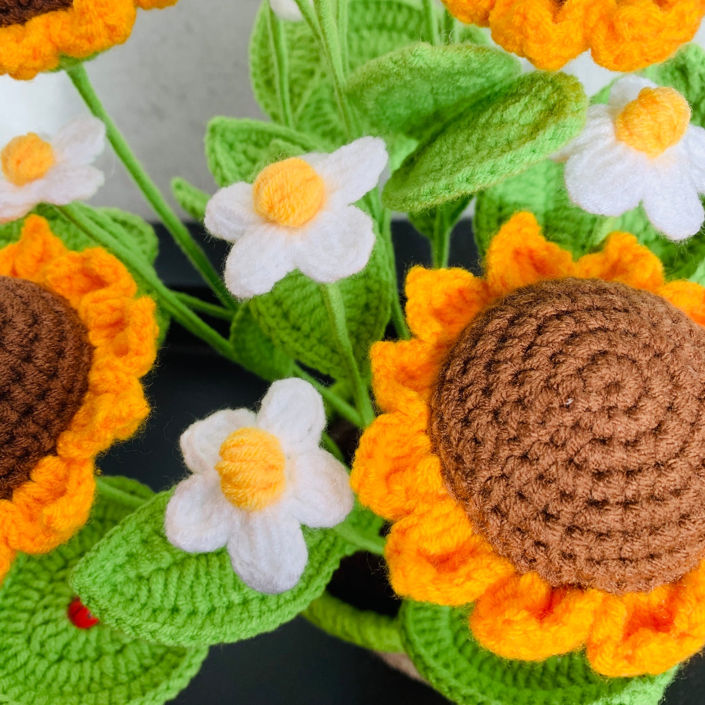 Handmade crochet sunflower potted ornaments Amigurumi housewarming artifact handicraft home decor gifts for her flower bouquet