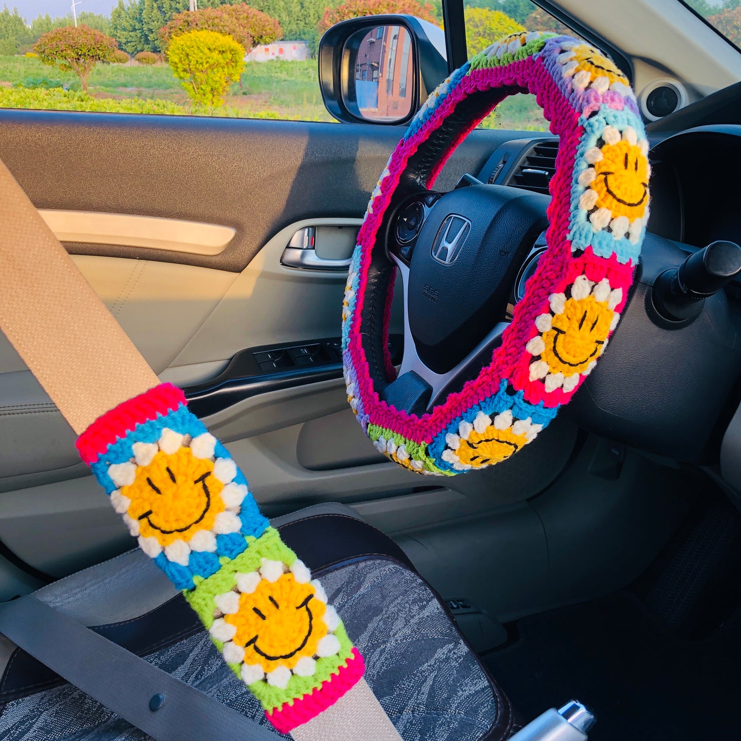 Steering Wheel Cover for women, Crochet Colorful smiley face flower seat belt Cover, Car Accessories decorations