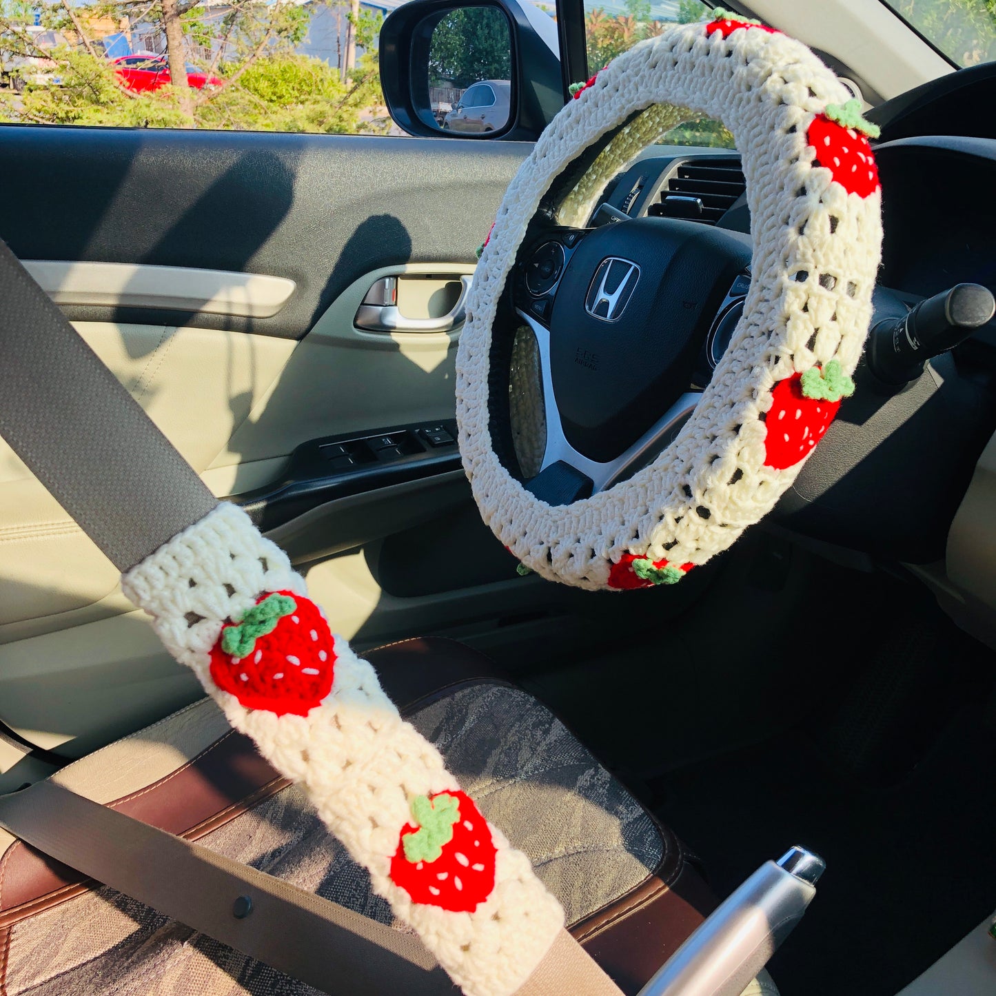 Steering Wheel Cover for women, Crochet cute Fruit Strawberry flower seat belt Cover, Car Accessories decorations