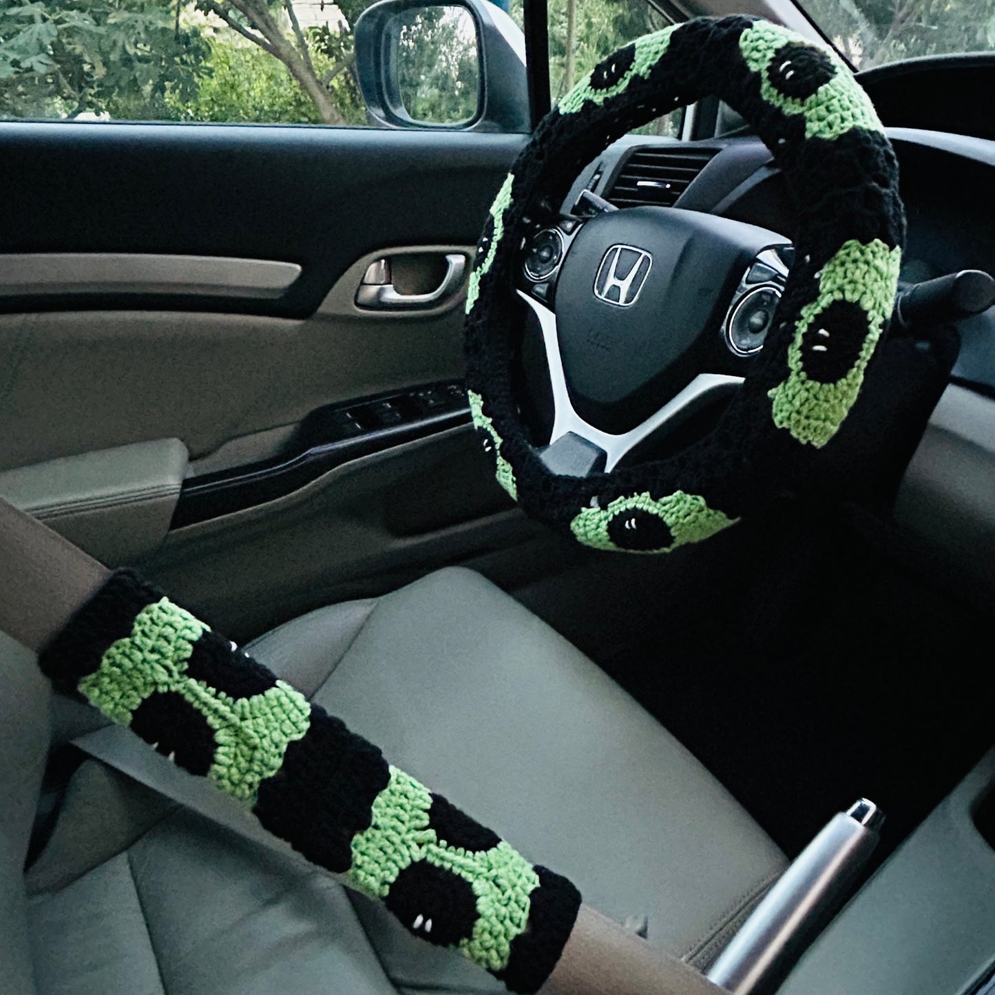 Steering Wheel Cover for women, Crochet Green and Black Aliens seat belt Cover, Car Accessories decorations